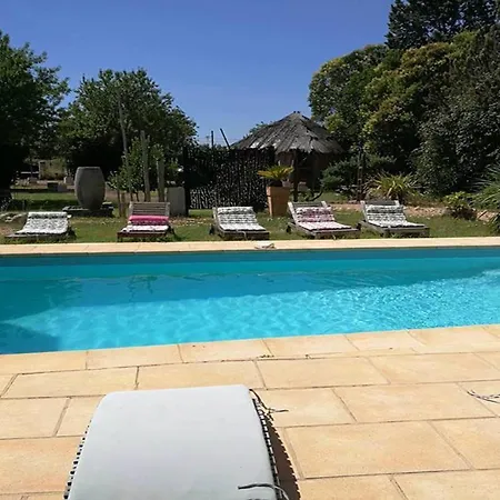 Esprit D'ailleurs Bed & Breakfast 3*